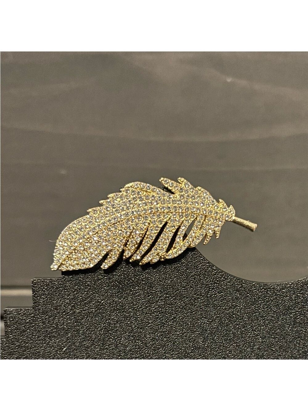 Elegant Gold Feather Brooch - Picture 2 of 2